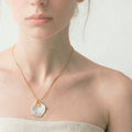 COLLAR  SIL blanco/dorado