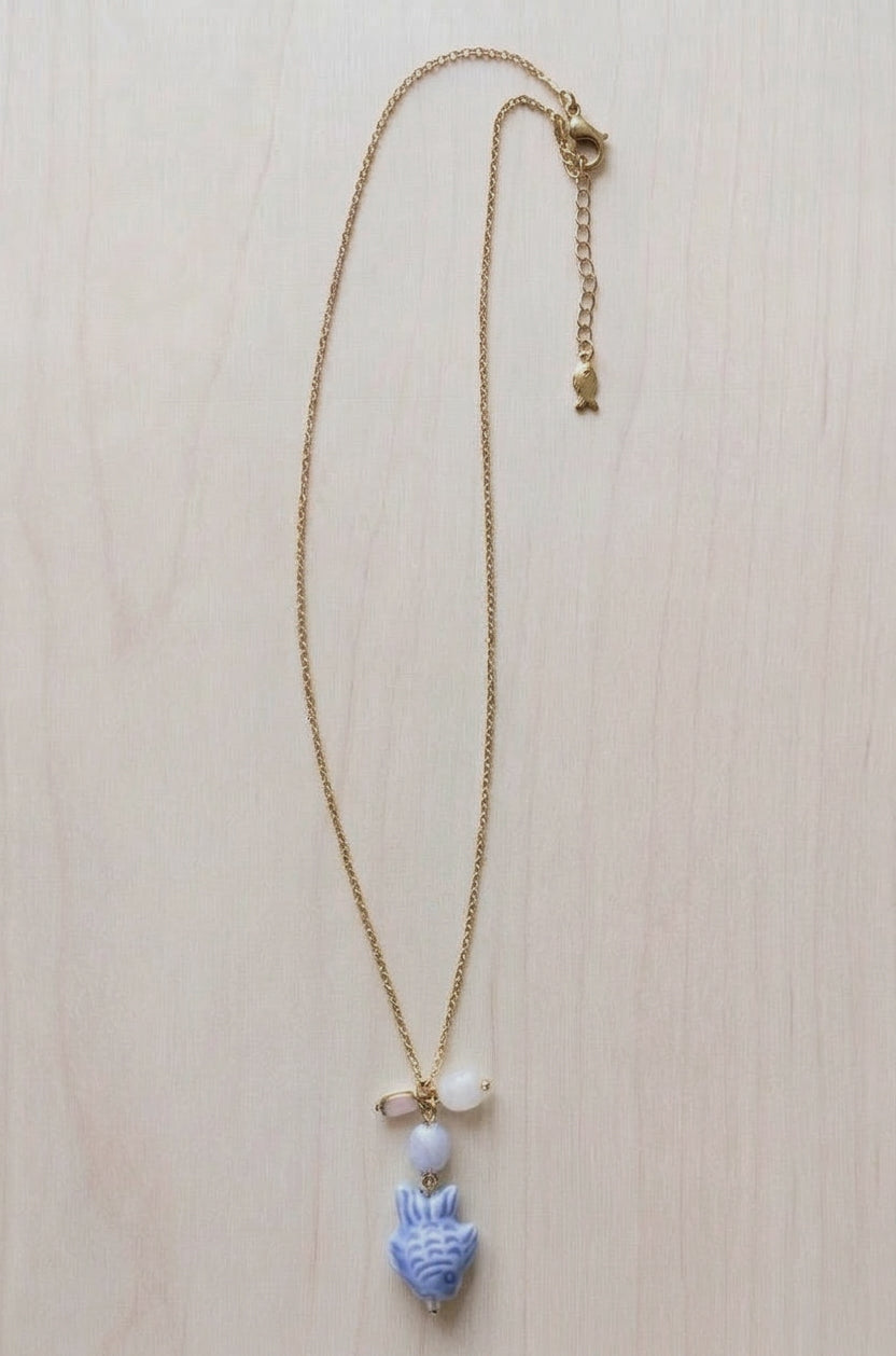 COLLAR LEAH azul artesanal