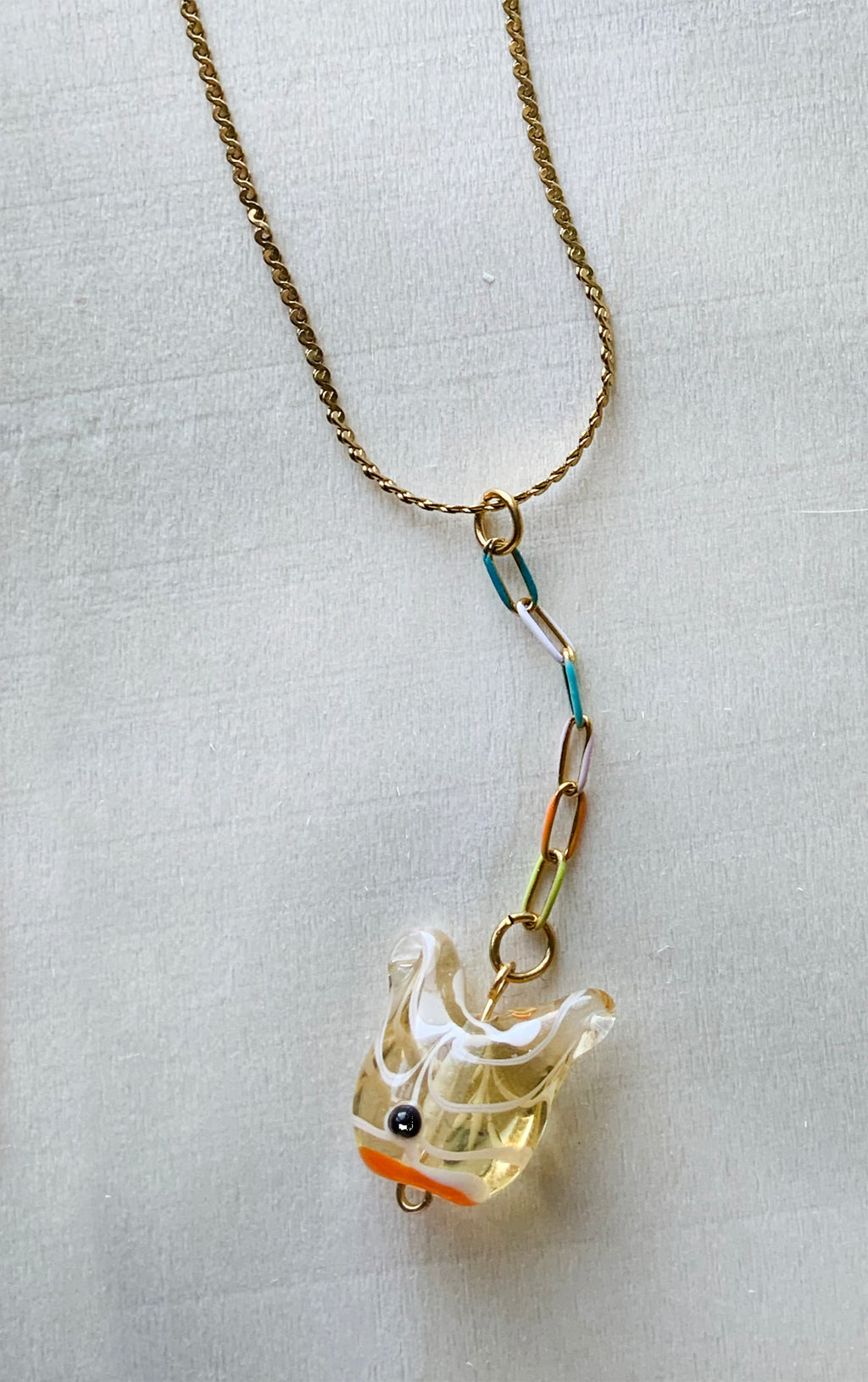 COLLAR FISH amarillo