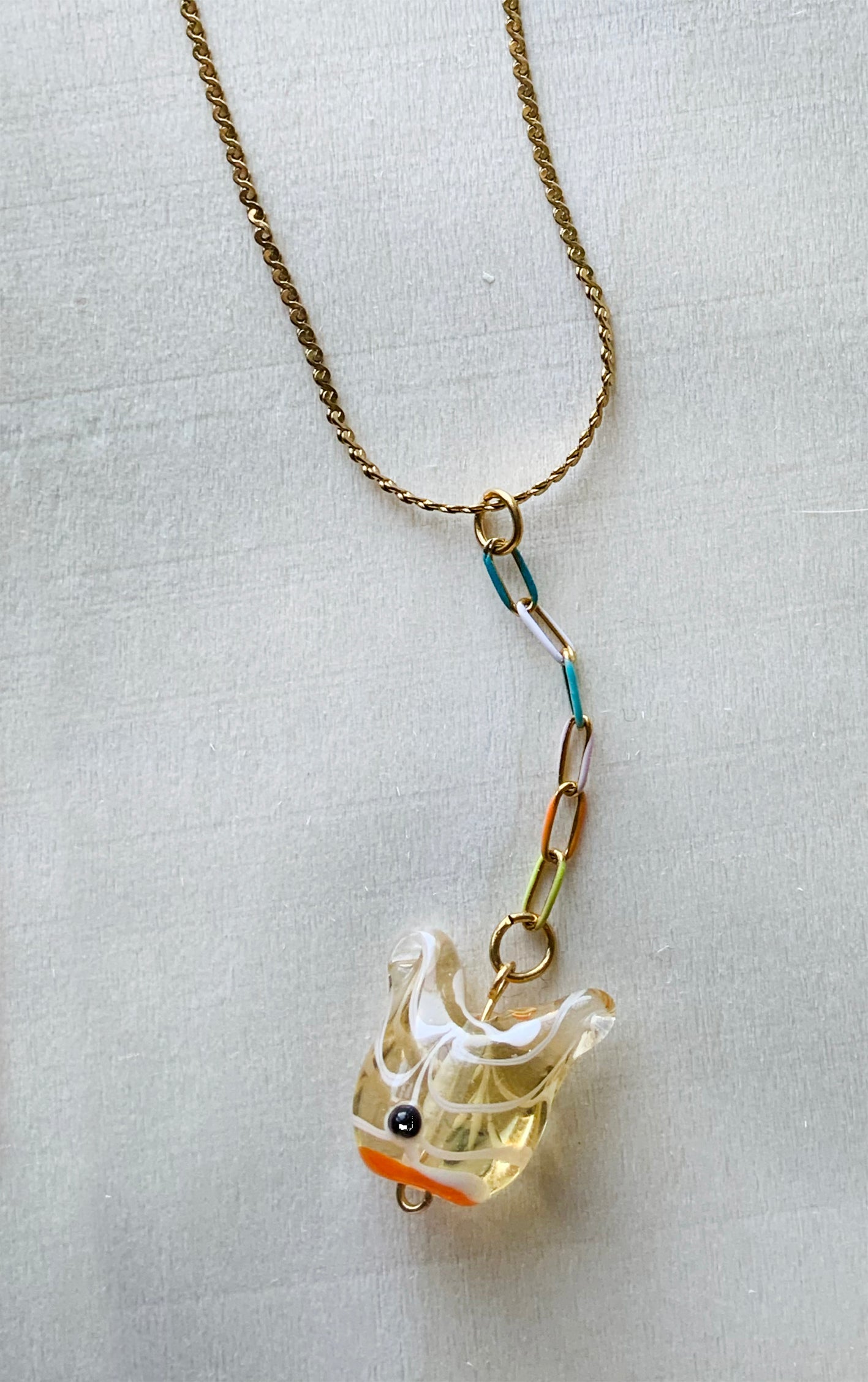 COLLAR FISH amarillo