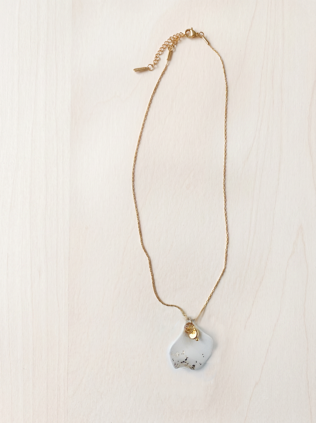 COLLAR  SIL blanco/dorado