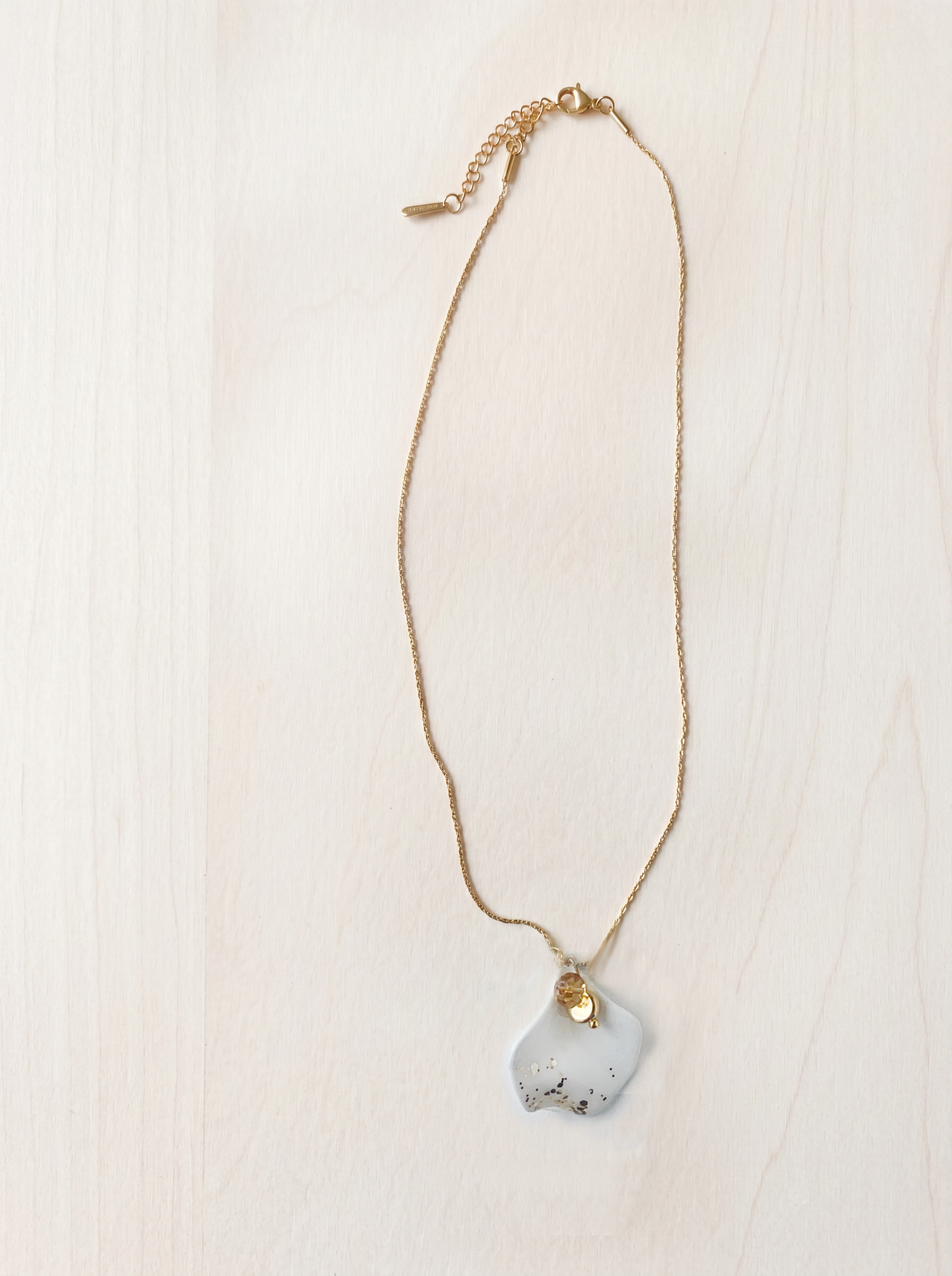 COLLAR  SIL blanco/dorado